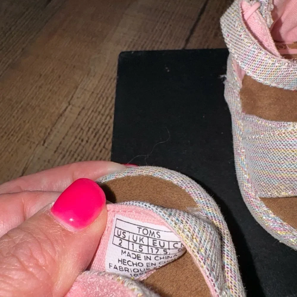 TOMS Shiloh baby Girls SIZE 2 M Pink Multi Twill Glimmer CRAWL Sandals